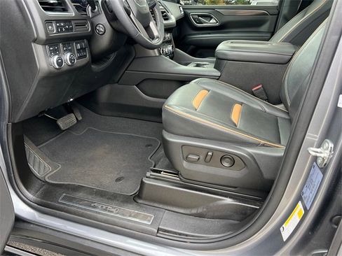 Used 2022 GMC Yukon XL AT4 w/ Max Trailering Package image 9