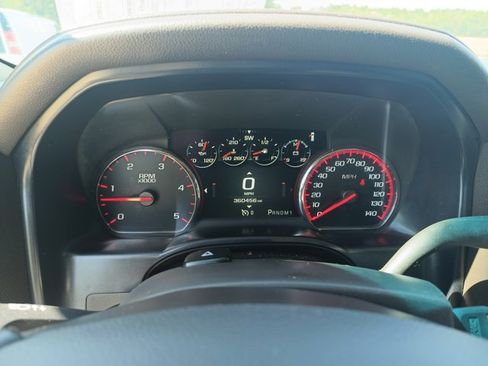 Used 2015 GMC Sierra 2500 Denali w/ Duramax Plus Package image 8