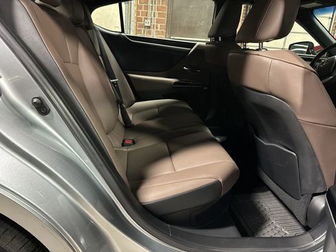 Used 2022 Lexus ES 300h w/ Premium Package image 53