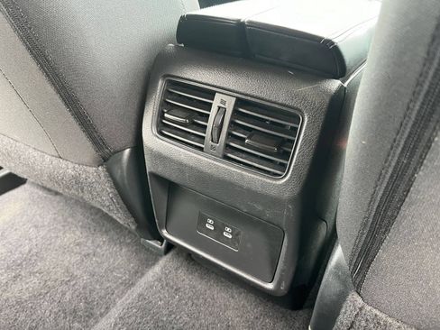 Used 2025 Nissan Rogue SV AWD/4WD image 25