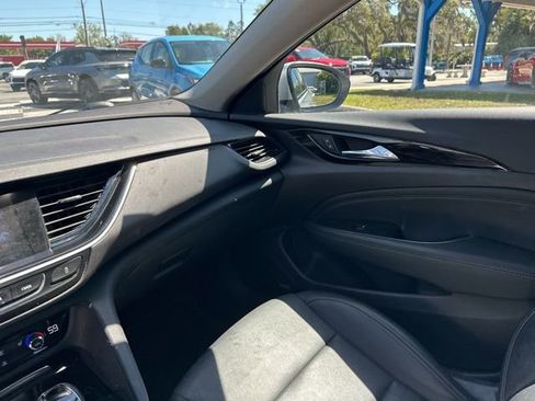 Used 2018 Buick Regal Essence w/ Driver Confidence Package #1 image 14