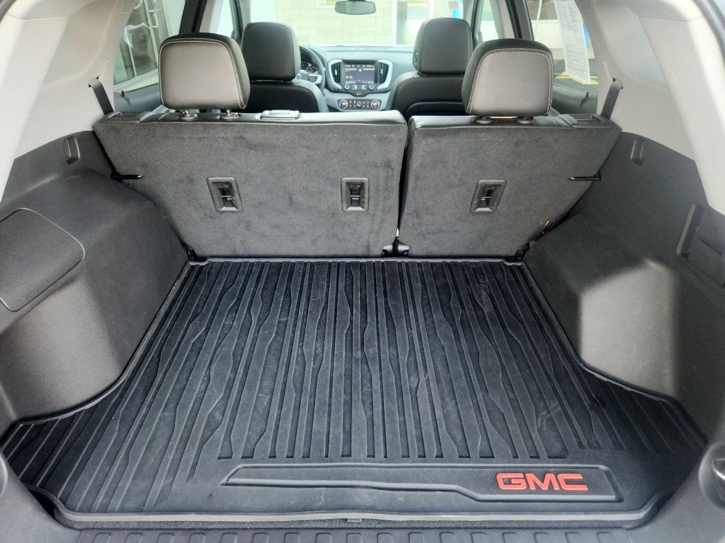 Used 2024 GMC Terrain SLT w/ Tech Package AWD/4WD image 13