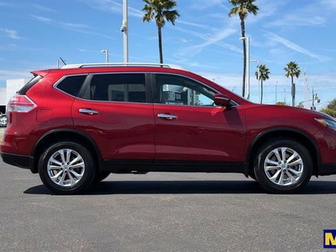 Used 2015 Nissan Rogue SV w/ SV Premium Package image 3