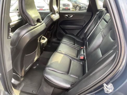 Used 2019 Volvo XC60 T6 Momentum w/ Premium Package AWD/4WD image 11