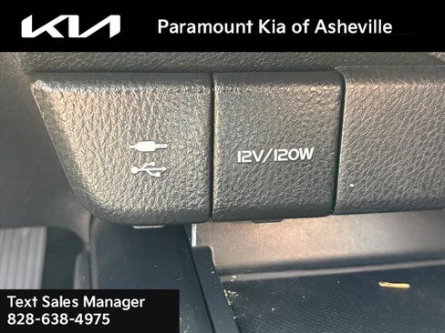 Used 2019 Toyota Camry SE FWD image 23