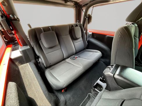 Used 2018 Jeep Wrangler Sport AWD/4WD image 23