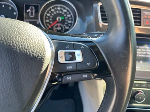 Certified 2019 Volkswagen Golf SE w/ Driver Assistance Package image 19