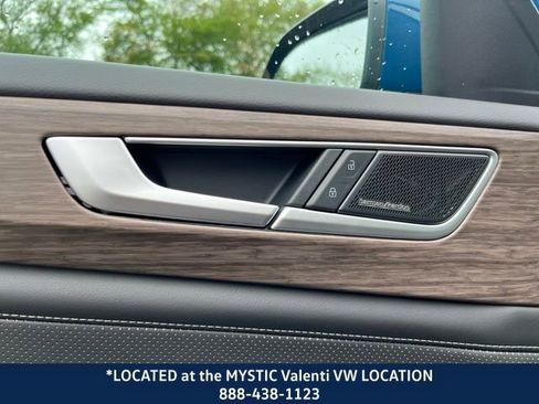 Certified 2025 Volkswagen Atlas SEL Premium R-Line image 34