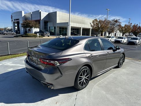 Certified 2024 Toyota Camry SE image 10