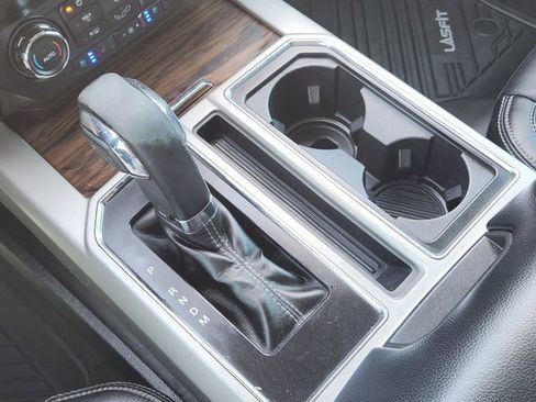 Used 2020 Ford F150 Lariat image 21