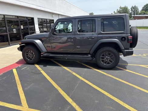 Used 2025 Jeep Wrangler Unlimited Sport AWD/4WD image 8