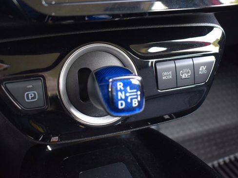 Used 2022 Toyota Prius Prime XLE image 18