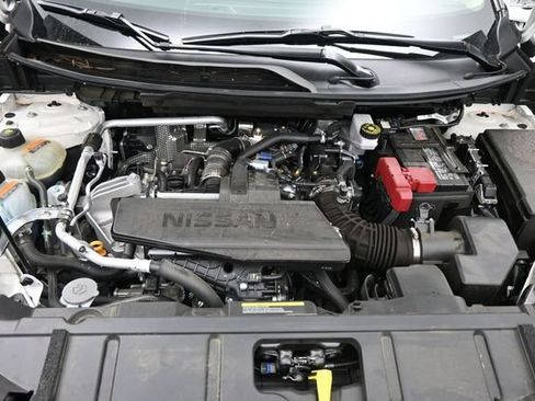 Used 2026 Nissan Rogue SV FWD image 37