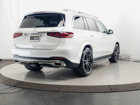 Used 2026 Mercedes-Benz GLS 580 4MATIC image 35