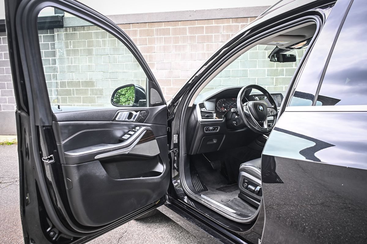 Used 2020 BMW X7 xDrive40i w/ Premium Package AWD/4WD image 7