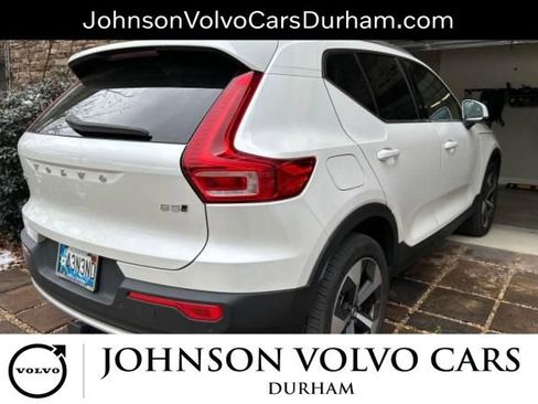 Used 2023 Volvo XC40 B5 Plus w/ Driver Assist Package AWD/4WD image 3