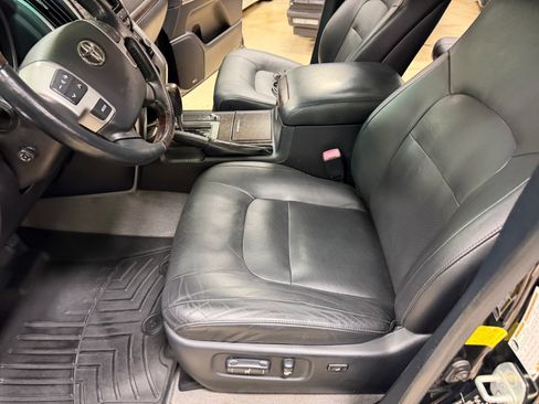 Used 2013 Toyota Land Cruiser AWD/4WD image 24