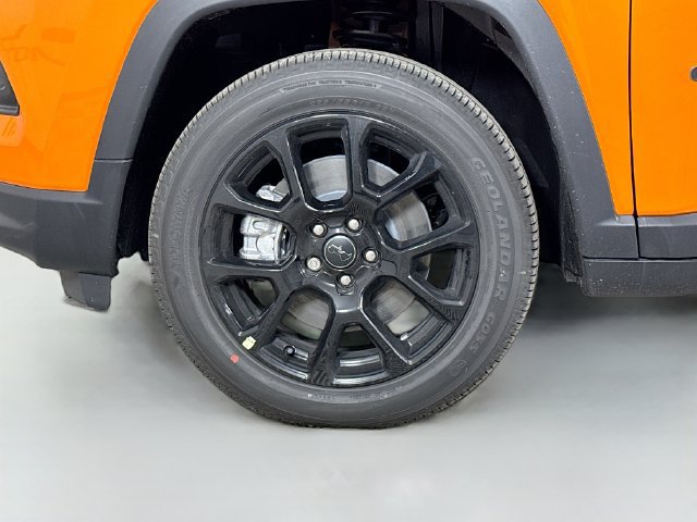 New 2026 Jeep Compass Latitude AWD/4WD image 28