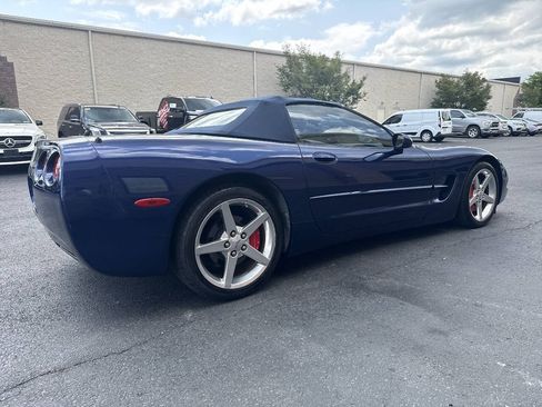Used 2004 Chevrolet Corvette Convertible w/ Preferred Equipment Group RWD image 9