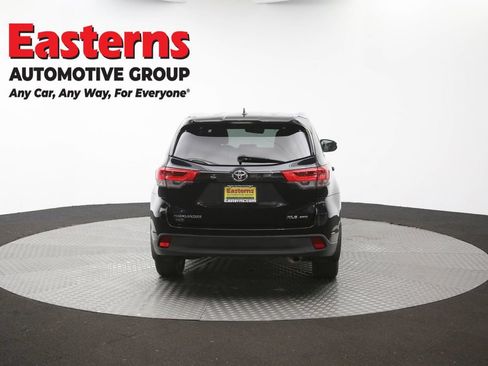 Used 2019 Toyota Highlander XLE AWD/4WD image 41