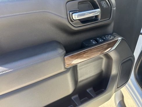 Used 2021 Chevrolet Silverado 1500 RST image 18