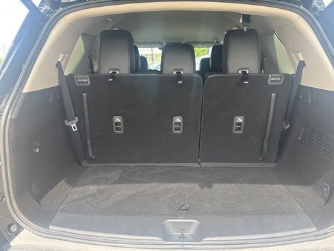 Used 2024 Nissan Pathfinder SL FWD image 21