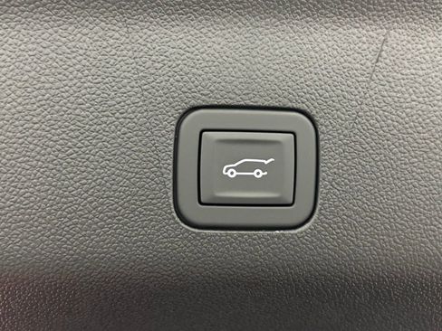 New 2025 GMC Yukon XL Elevation w/ LPO, Yukon Black Package image 18