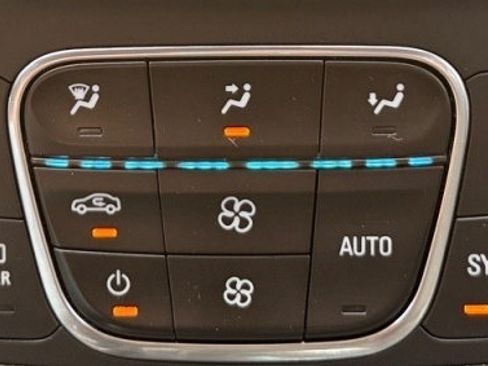Used 2019 Chevrolet Equinox LT AWD/4WD image 24