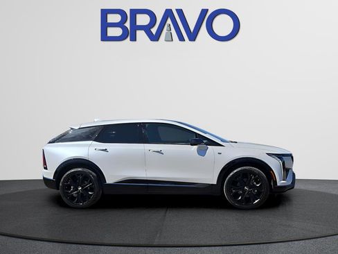 New 2025 Cadillac Optiq Sport 1 w/ LPO, ONYX Package image 3