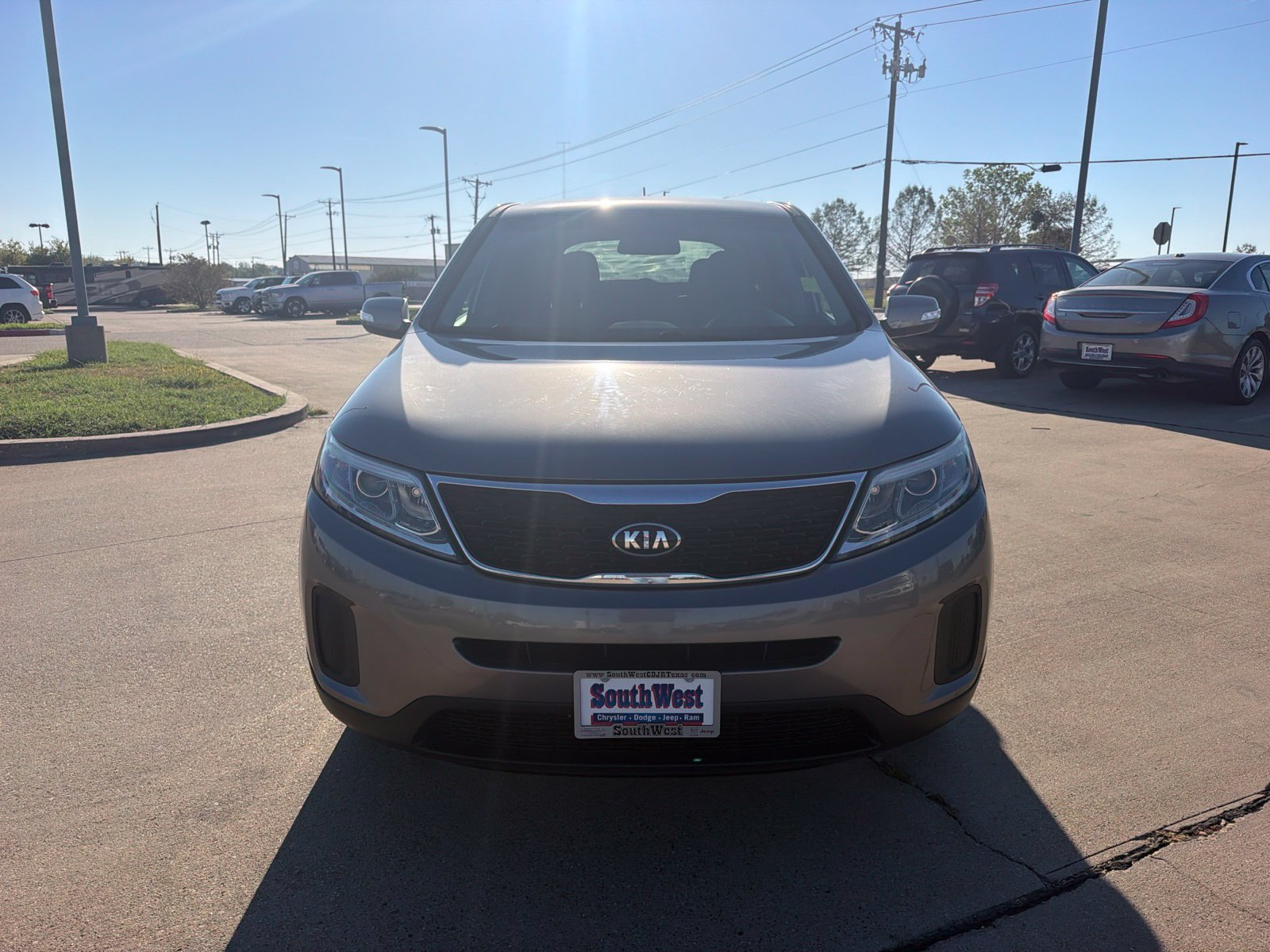 Used 2015 Kia Sorento LX FWD image 2