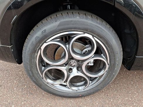 New 2025 Alfa Romeo Tonale image 5