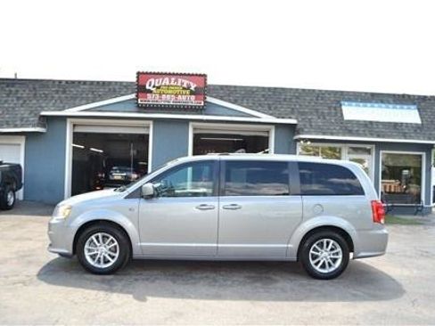 Used 2019 Dodge Grand Caravan SXT FWD image 1