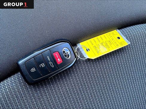 Used 2024 Toyota Venza LE image 13