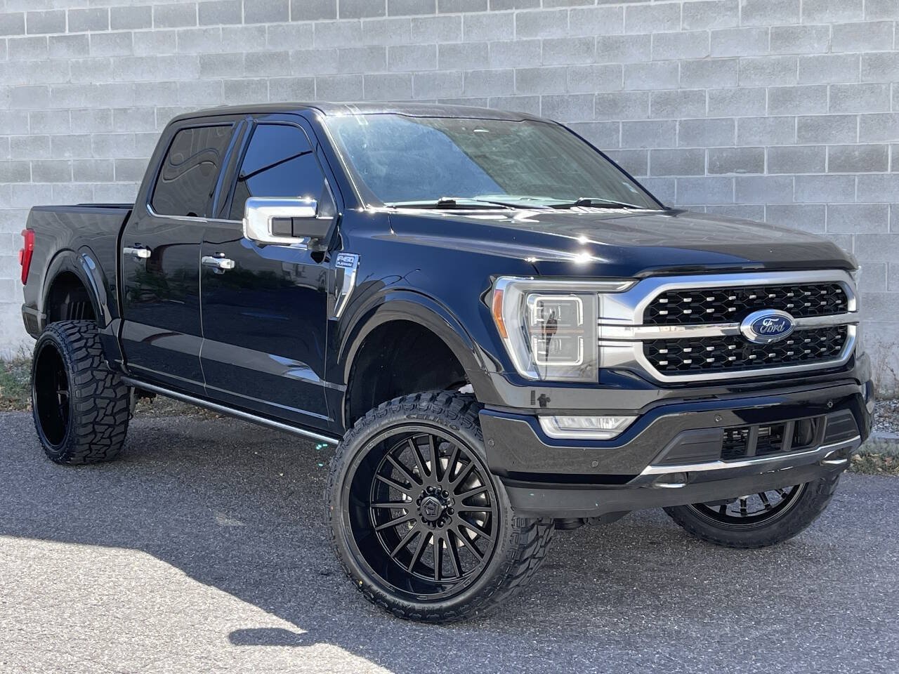 Used 2022 Ford F150 Platinum w/ FX4 Off-Road Package AWD/4WD image 1