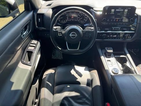 Used 2023 Nissan Pathfinder SL w/ SL Premium Package AWD/4WD image 21