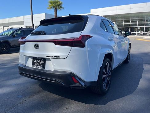 New 2026 Lexus UX 300h AWD image 7