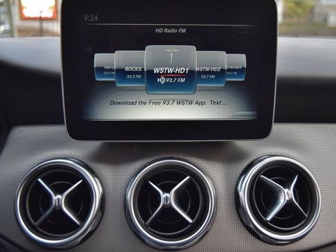 Used 2020 Mercedes-Benz GLA 250 4MATIC image 24