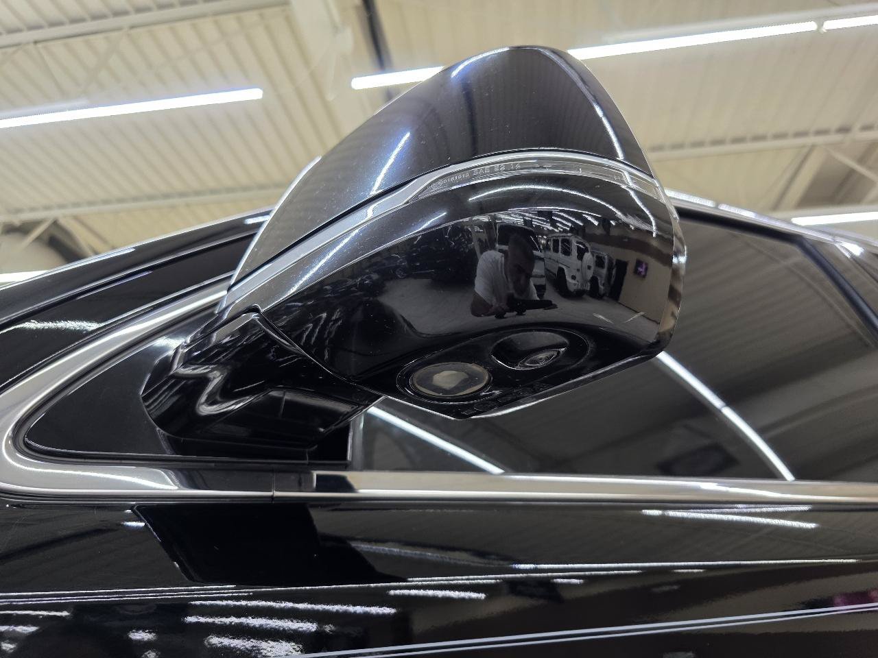 Used 2018 Cadillac Escalade ESV Platinum AWD/4WD image 12