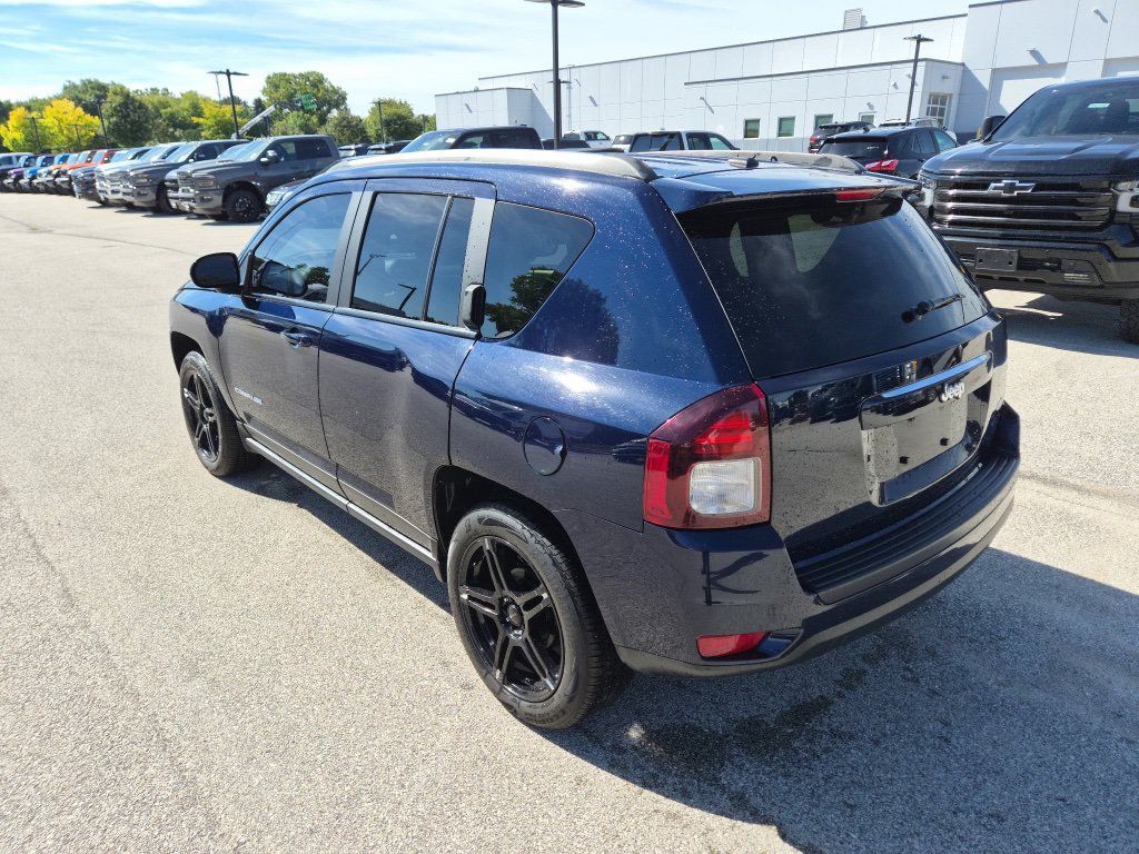Used 2017 Jeep Compass Latitude FWD image 8