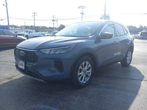 Used 2023 Ford Escape Active AWD/4WD image 1