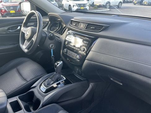 Certified 2017 Nissan Rogue S image 16