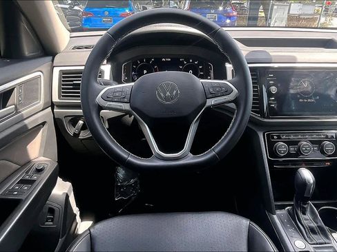 Used 2023 Volkswagen Atlas SE FWD image 6