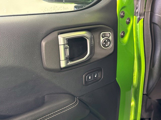 Used 2018 Jeep Wrangler Unlimited Sahara w/ Cold Weather Group AWD/4WD image 14