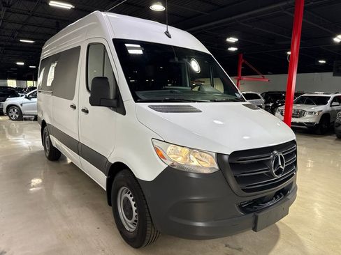 Used 2024 Mercedes-Benz Sprinter 2500 image 8