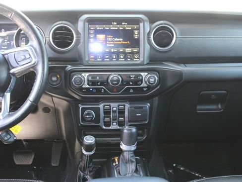 Used 2023 Jeep Wrangler Unlimited Sahara w/ Cold Weather Group AWD/4WD image 17