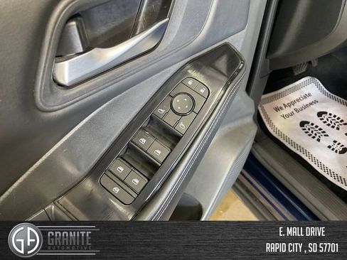 Used 2025 Nissan Rogue SV AWD/4WD image 11