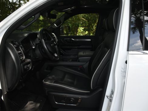 Used 2025 RAM 1500 Limited AWD/4WD image 8
