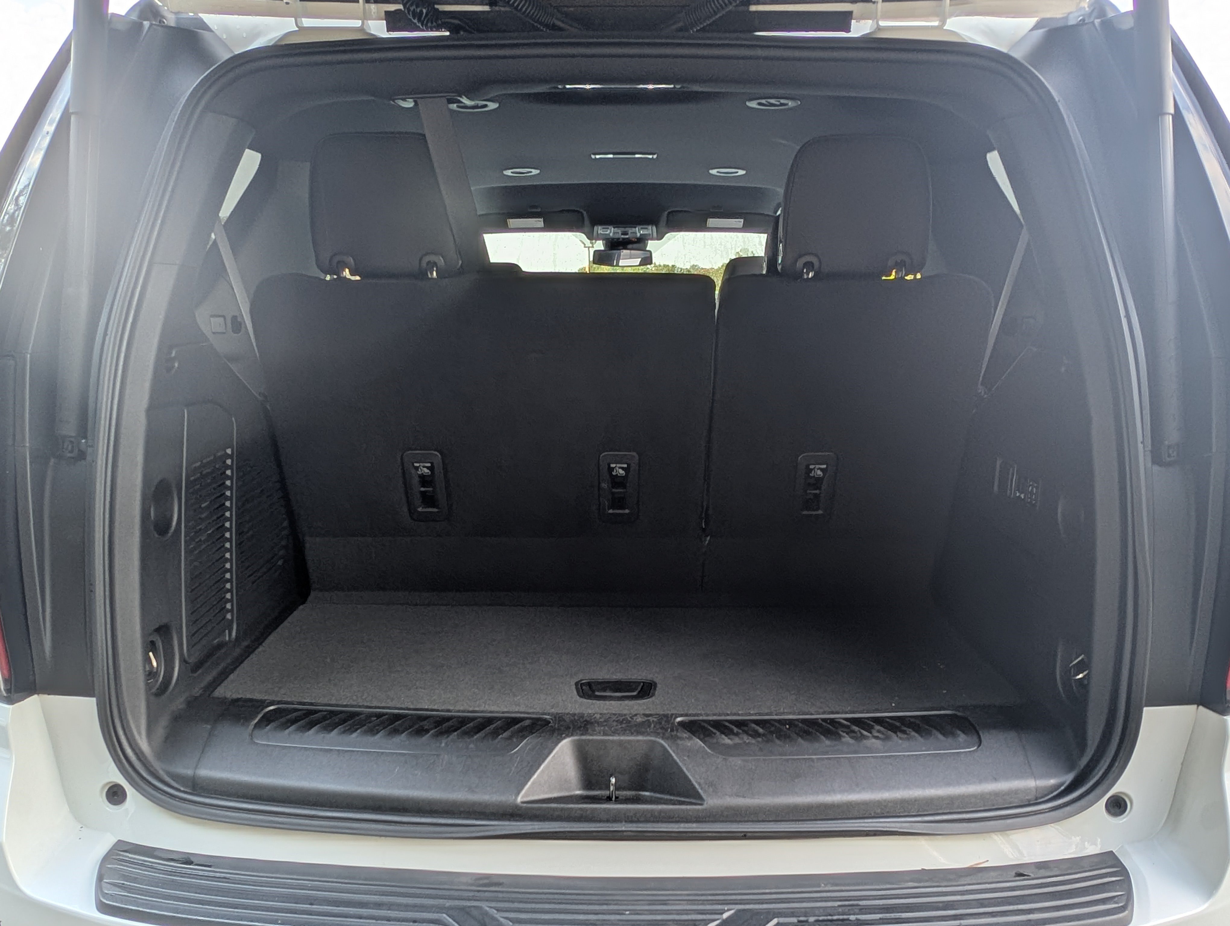Used 2023 Chevrolet Tahoe LT w/ Luxury Package RWD image 19