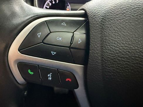 Used 2020 Jeep Grand Cherokee Limited w/ Luxury Group II image 14