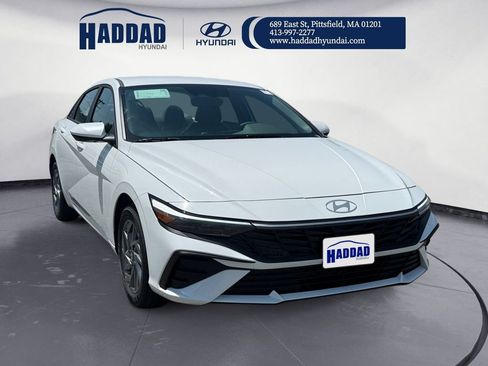 New 2026 Hyundai Elantra Hybrid FWD image 8